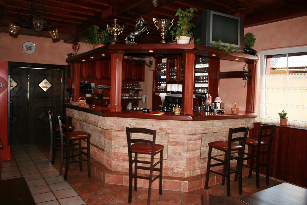 Guest House Klub Kovac Naklo Exterior photo